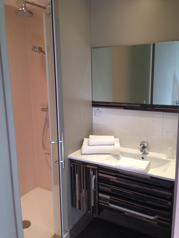 Hotel Le Relais Des Bergers Saint-Martin-en-Haut Habitación foto